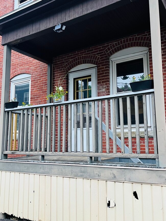 Building Photo - 322 Waldo St Unit 3A