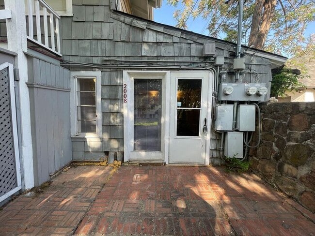 Photo - Cozy 1 Bedroom 1 Bath Downstairs Unit Read...