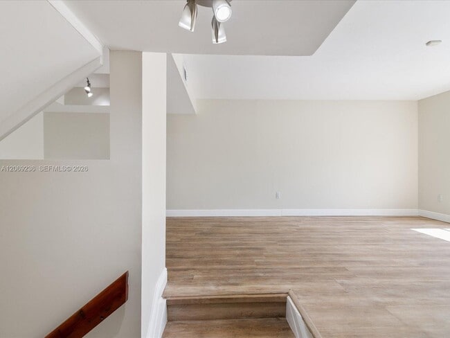 Photo - 390 NW 86th Pl
