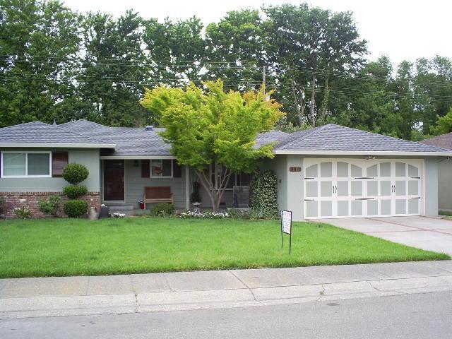 Building Photo - Classic 3/2 Home in Gorgeous South Land Park-1161 34th Ave