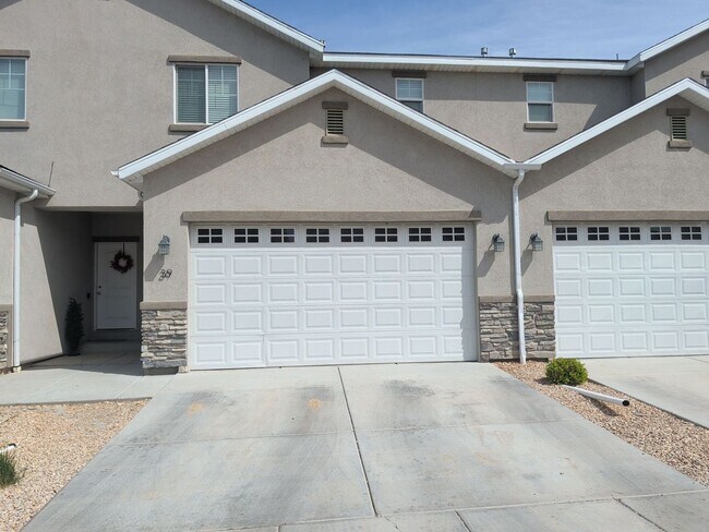 Photo - 3 Bedroom Home Near Schools And Entertainment Unit 39