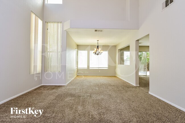 Photo - 6046 Evening View St