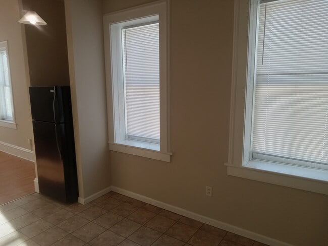 Photo - 229 W Steins St