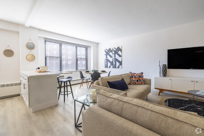 1BR, 1BA - 830SF - Living Room