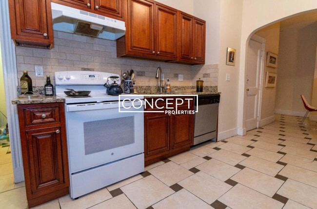 Photo - 18 Euston St Unit 1