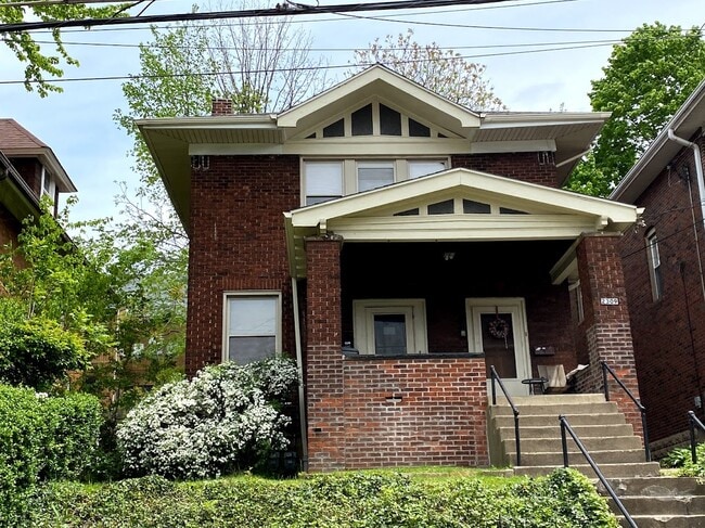 Building Photo - 2309 Eldridge St Unit 2