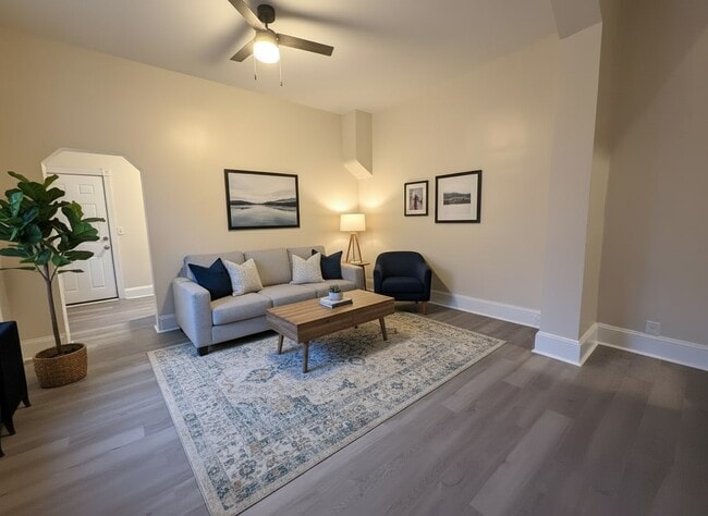 Photo - 4441 Richmond St Unit B