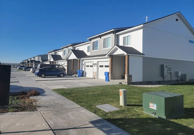Building Photo - 431 Huckleberry Ln