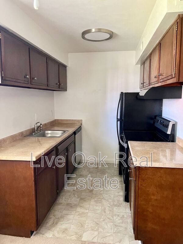 Photo - 1307 Cypress Ave Unit #103