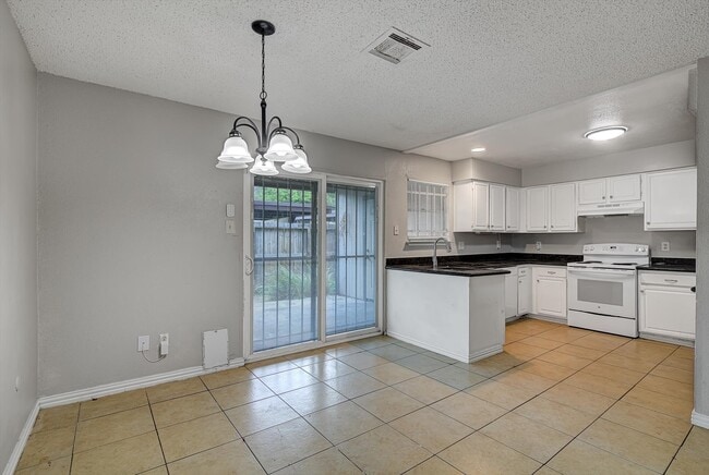 Photo - 5825 W Tidwell Rd