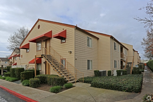 Bridge Street Commons - Bridge Street Commons