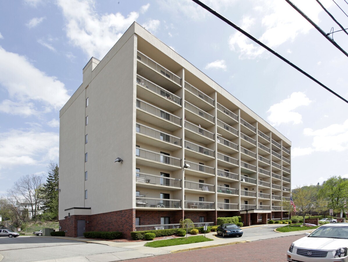 Photo - Crafton Plaza Apartments