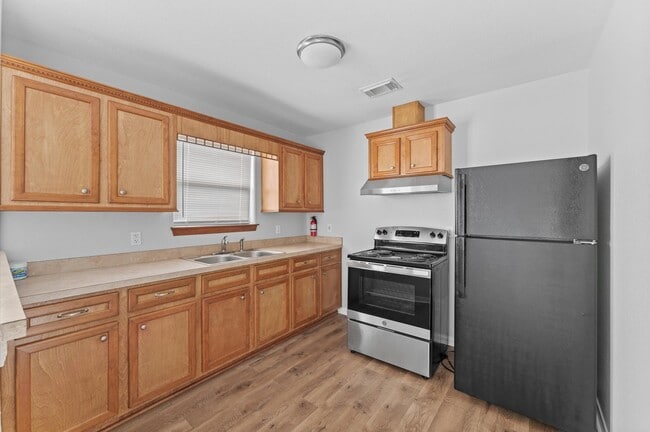 Photo - 2024 Jean St