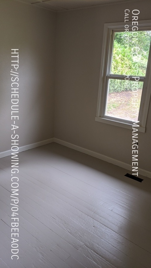 Photo - 4931 NE I Ave