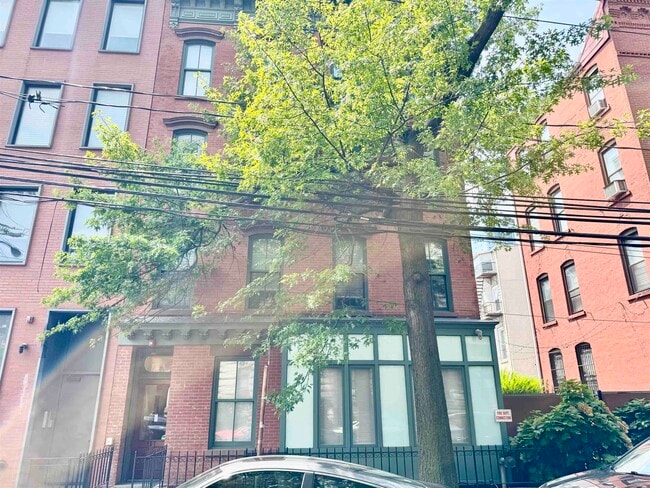 Building Photo - 267 York St Unit 1A Rental
