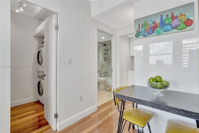Photo - 700 Biltmore Way Unit 716