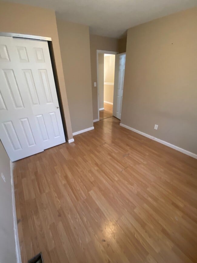 Photo - 635 Palisades Dr Unit 635