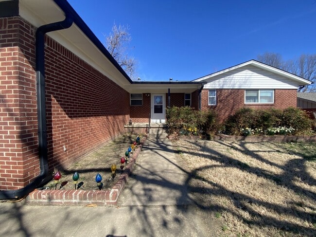 Photo - 5363 E 28th St