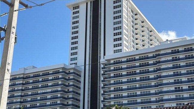 Building Photo - 3500 Galt Ocean Dr Unit 2903