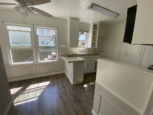 Kitchen/Breakfast Nook - 140 N Maple St Apartments Unit 140.5