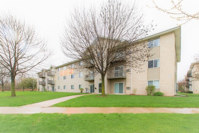 Photo - Fox Valley Meadows Apartments