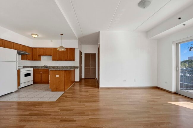 Photo - 2322 S Canal St