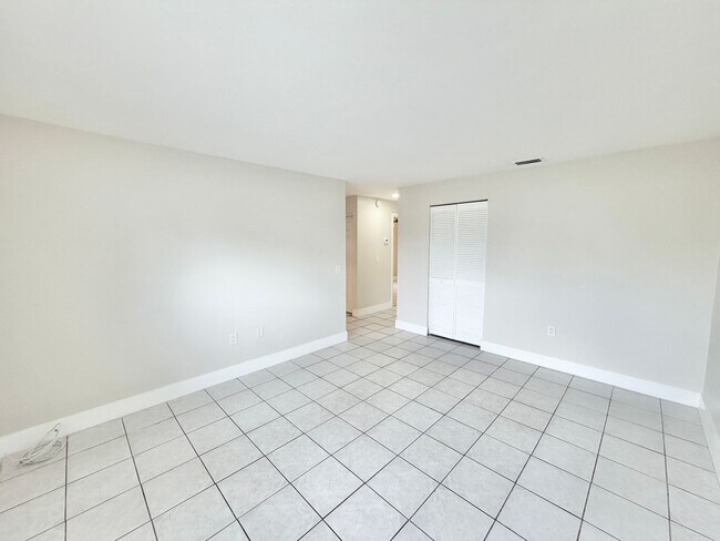 Photo - PIKUS (5356 24th Ave SW) Unit #C