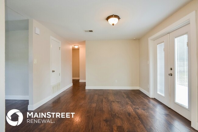 Photo - 106 Hughes Ave