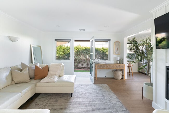 Photo - 8418 Glider Ave Unit 8418