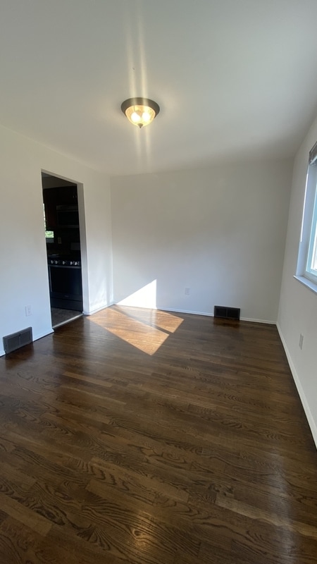 Photo - 121 Lois Dr