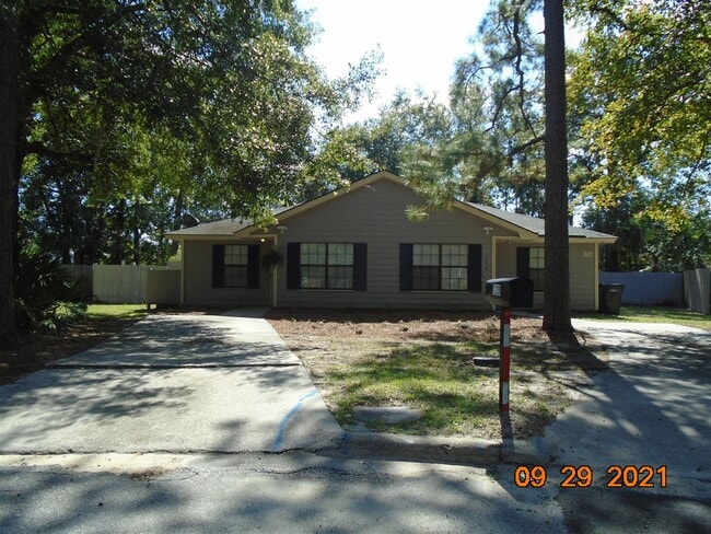 Building Photo - 118 Wisteria Ct