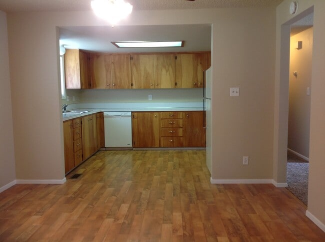 Photo - Meridian Manor 3 bedroom/1.5 home with newer carpet and paint!