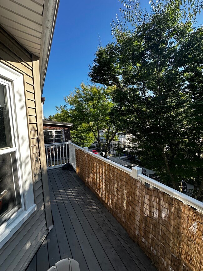 Photo - 17 Hunnewell Ave Unidad 2