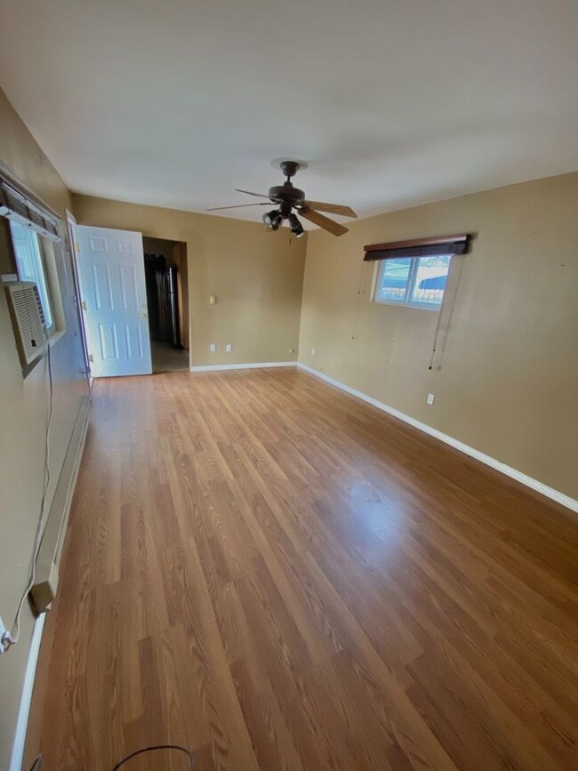 Photo - 706 Railroad Ave Unit 2