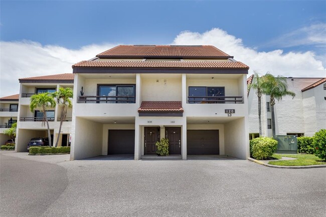 Building Photo - 120 1st St E