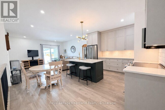 Photo - 20 Silver Crk Rd