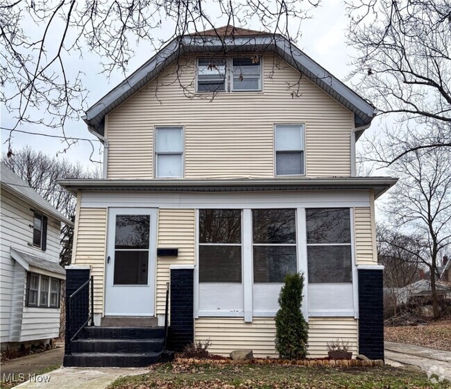 Building Photo - 1093 Wilbur Ave Rental