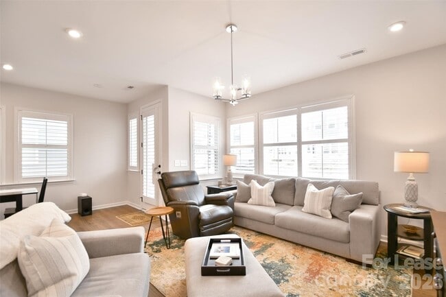 Photo - 114 Isleworth Ave