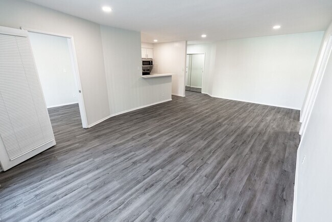 Photo - 1371 S. Beverly Glen Blvd.