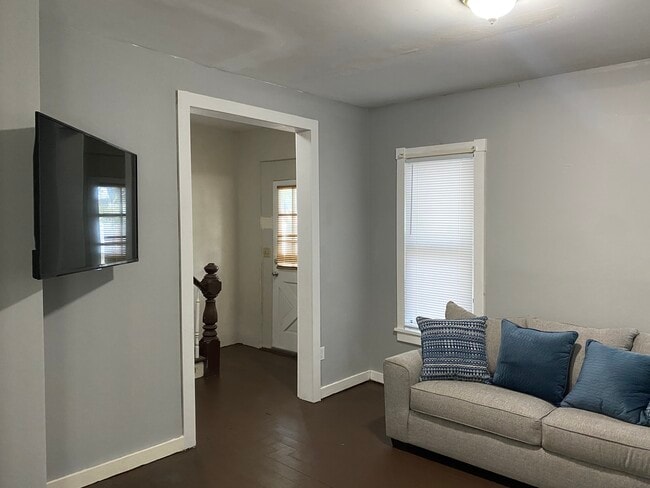 Building Photo - 29 Seminary Ave Unit 1 Rental