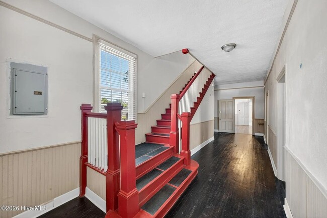 Photo - 1102 Phillips St