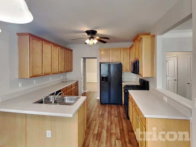 Photo - 34 Crescent Woode Dr