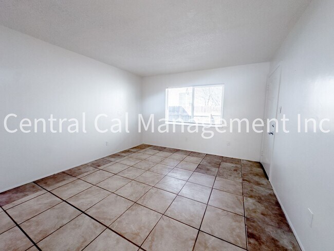 Photo - 611 Wilson Ave Unit B