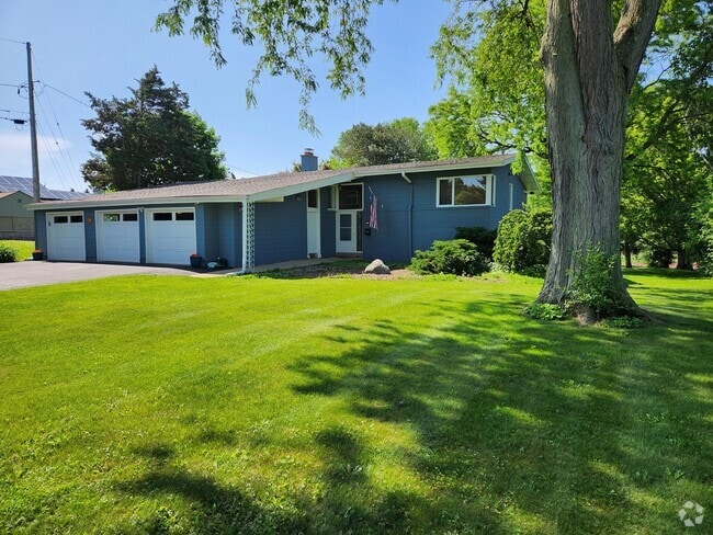 Building Photo - 413 Riverview Dr Rental