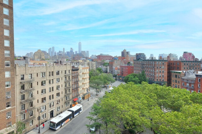 Photo - 299 W 12th St