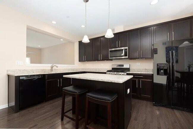 Photo - 2942 Madison Dr