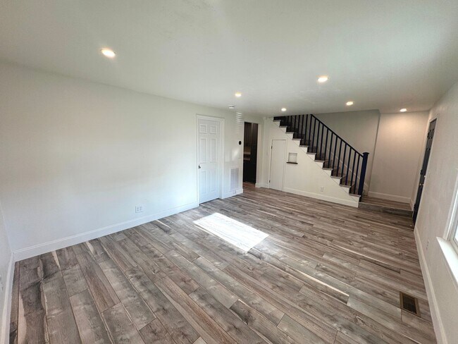 Photo - RENOVATED 3 bedroom end unit across the street from the Beach!