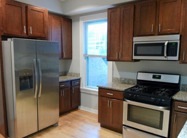 Photo - 937 N Ashland Ave Unit 937 N Ashland Ave  2