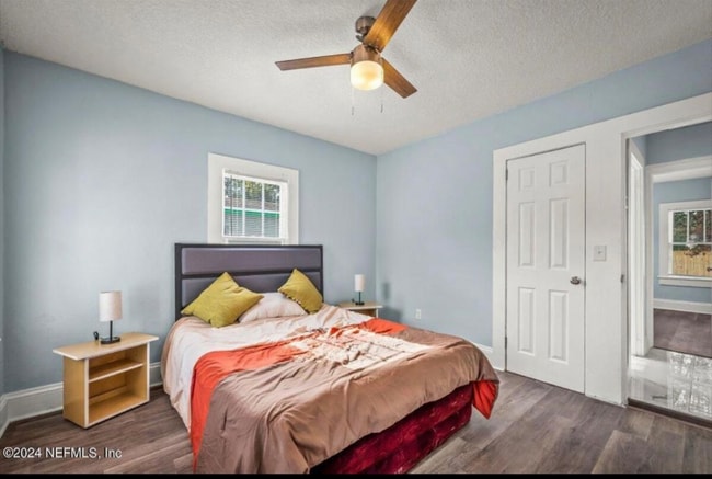 Photo - 417 W 60th St