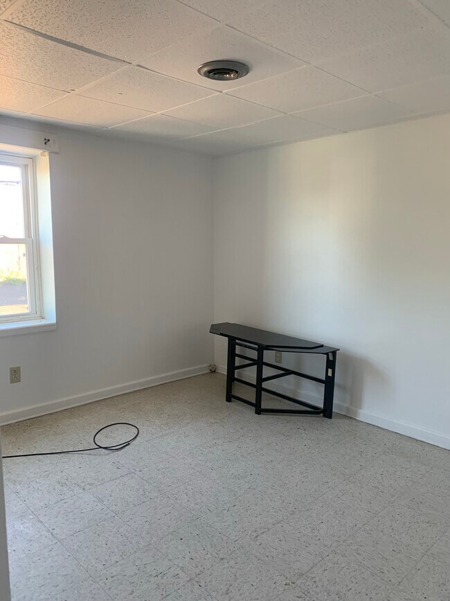 29 S Main St Unit 3